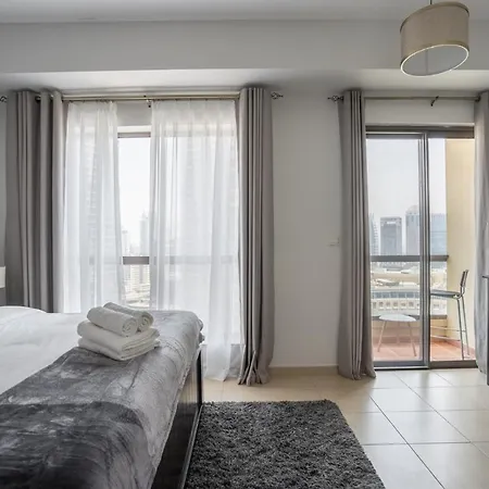 Higuests - Artistic Waterfront Apt, Perfect For Beach Lovers Dubai Buitenkant foto
