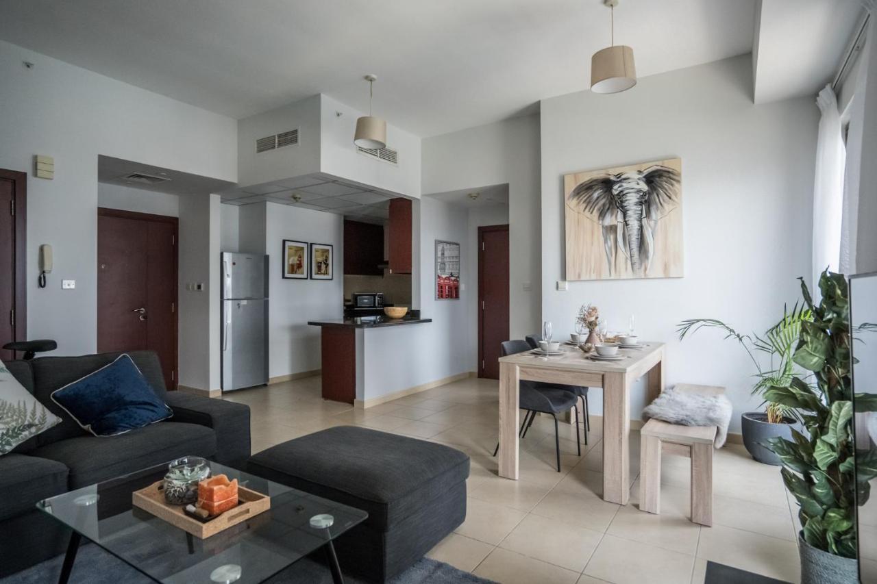 Higuests - Artistic Waterfront Apt, Perfect For Lovers Appartement Dubai